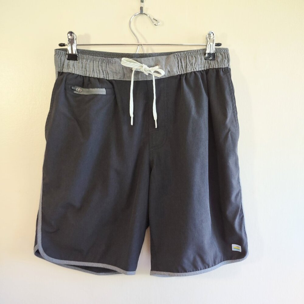 Vuori V Cycled Men's Shorts Black / Gray  Size Medium  Athletic Activewear